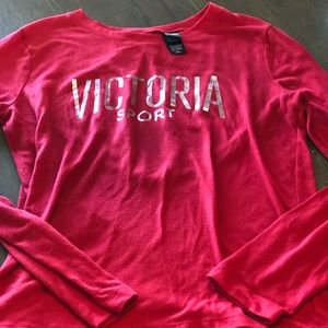 Victoria Sport keyhole long sleeve